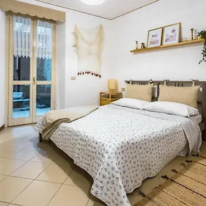 https://lago-azzurro-apartment.it-lombardy.com